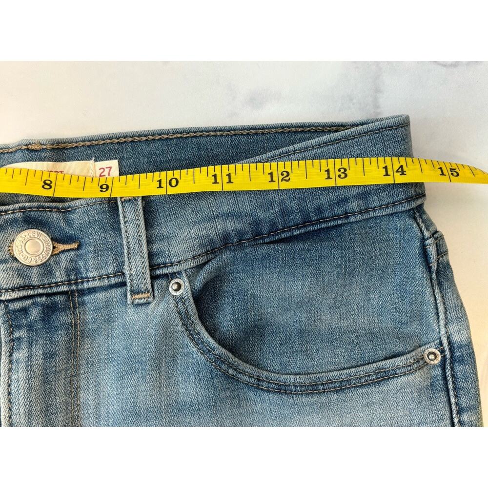 Levi’s Bermuda Shorts Womens Size 27 Light Wash Stretch Denim - Picture 6 of 7